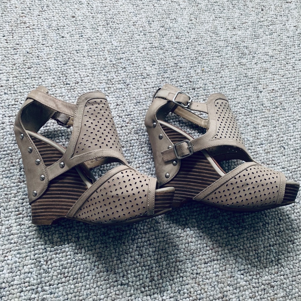 Wedges - Picture 3 of 3